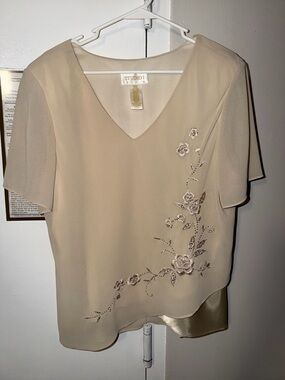 Studio One Cream Floral Embroidered V-Neck Blouse